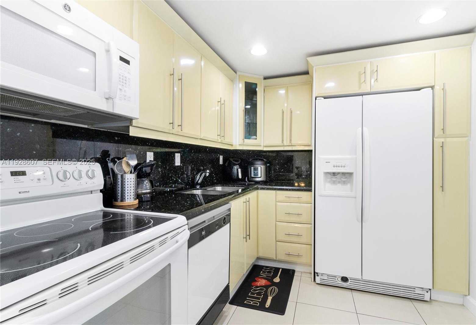 Small Image of 3701 NORTH COUNTRY CLUB DR #1004, Aventura Number 9