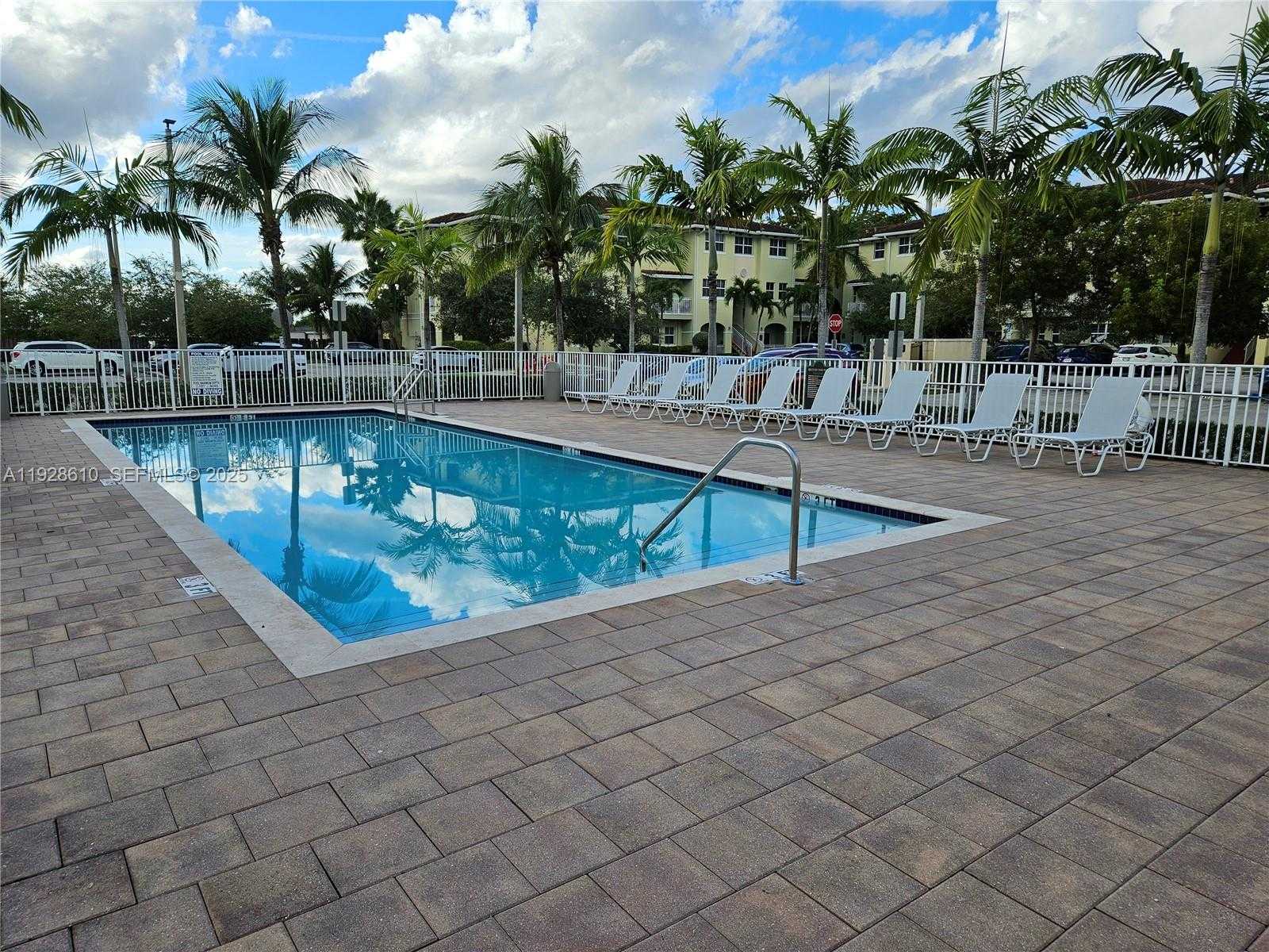 Small Image of 290 NORTH WEST 109TH AVE #107, Miami Number 12