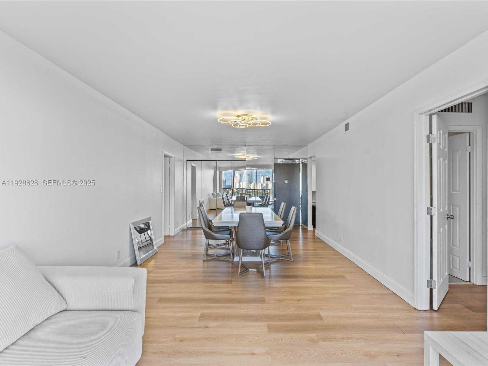 Imagen de Pequeño Objeto