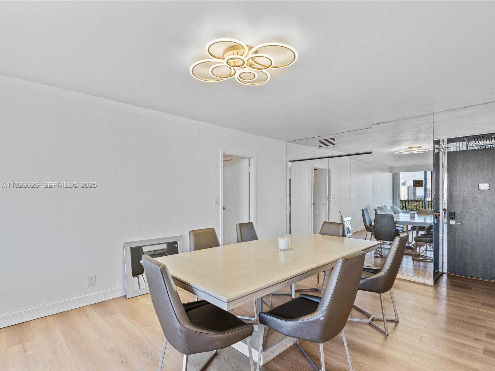 Imagen de Pequeño Objeto