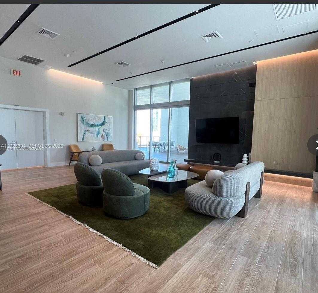 Small Image of 90 SOUTH WEST 3RD ST #3112, Miami Number 26