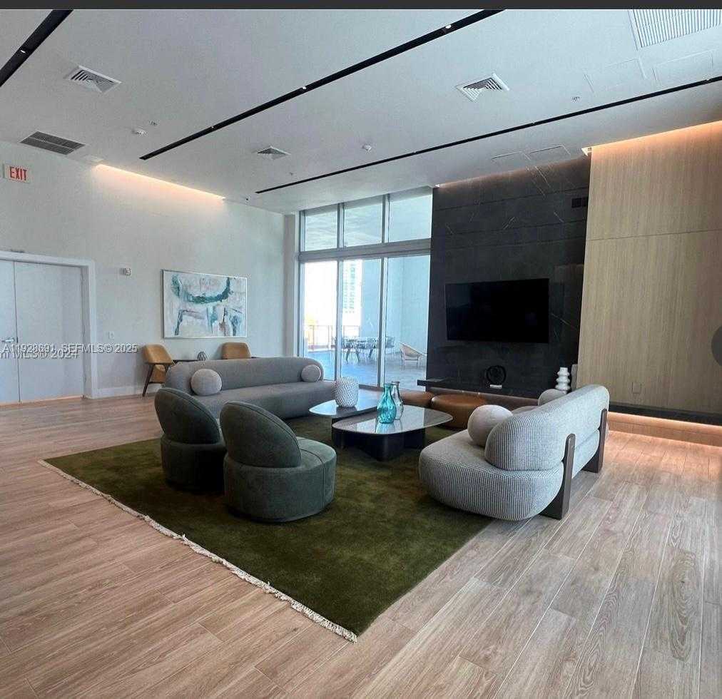 Small Image of 90 SOUTH WEST 3RD ST #3112, Miami Number 38