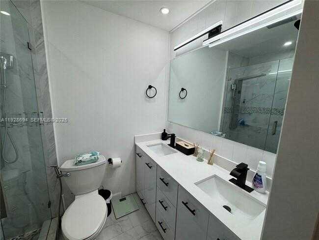 Small Image of 13308 SOUTH WEST 60TH TER, Miami Number 11