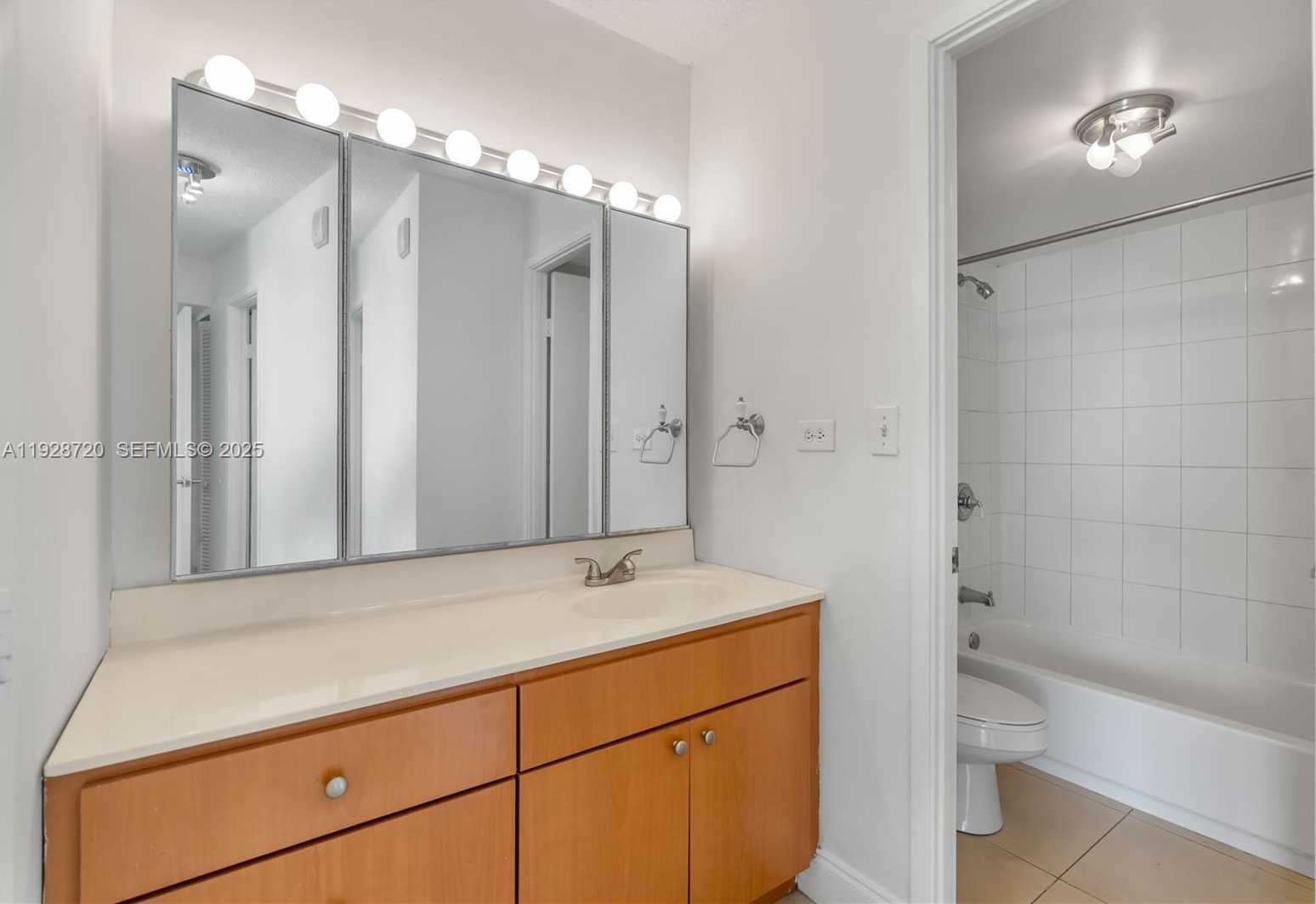 Small Image of 7135 COLLINS AVE #613, Miami Beach Number 17