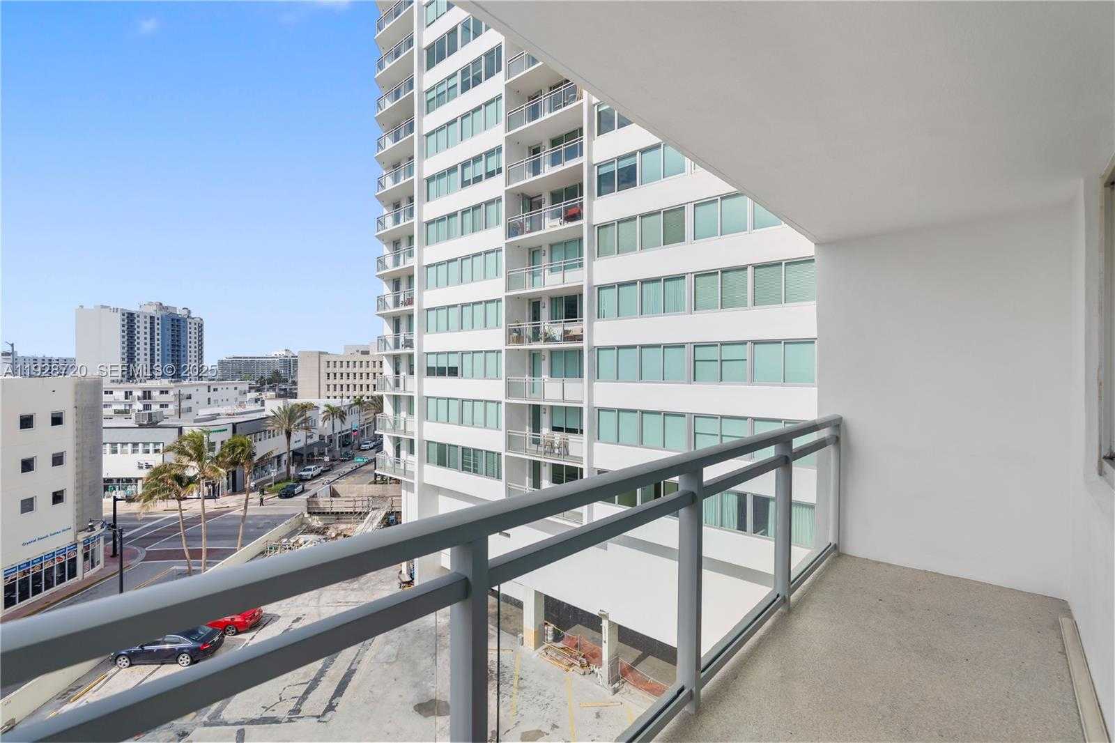 Small Image of 7135 COLLINS AVE #613, Miami Beach Number 26
