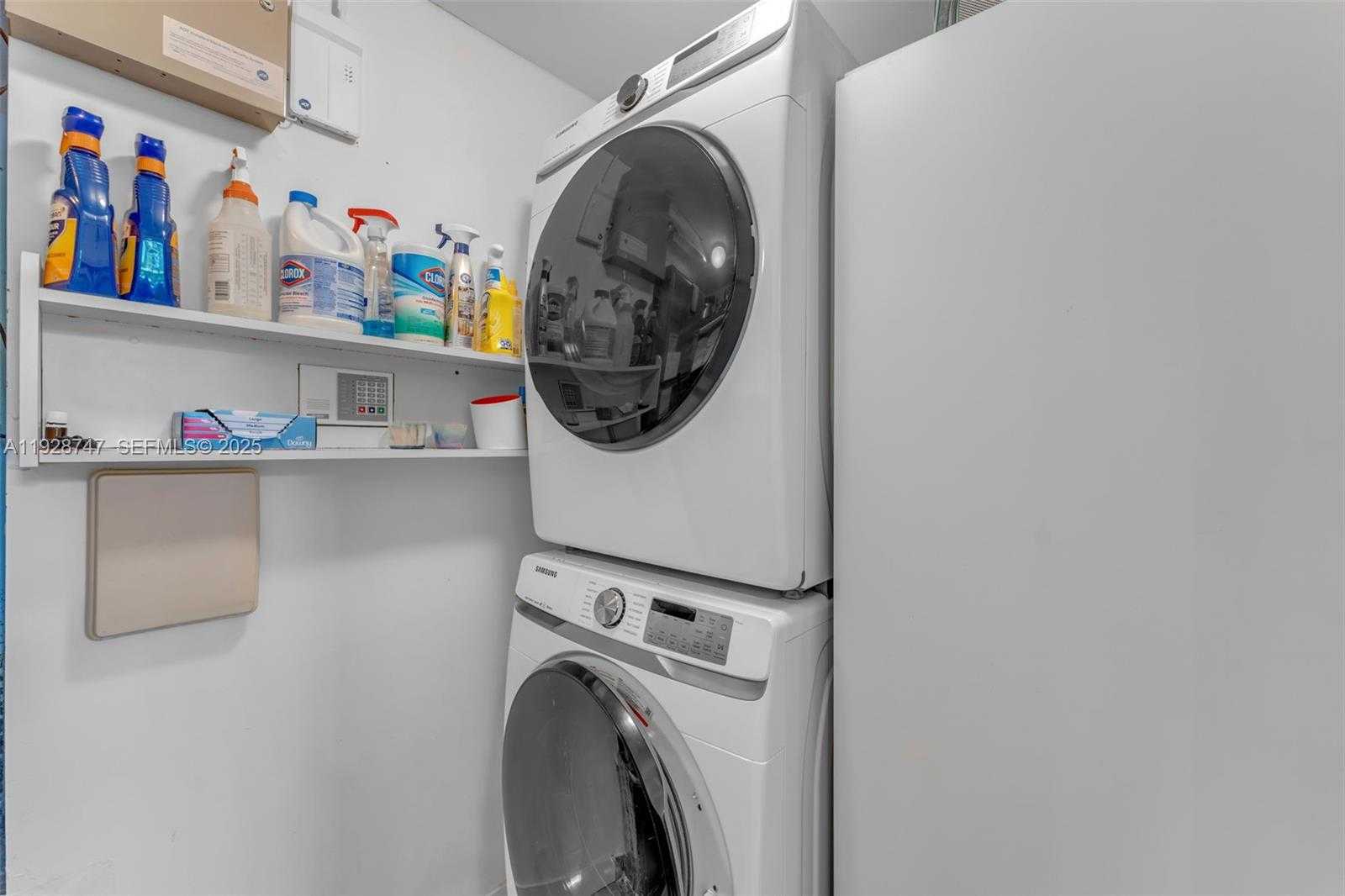 Small Image of 655 NORTH MASHTA DR, Key Biscayne Number 16