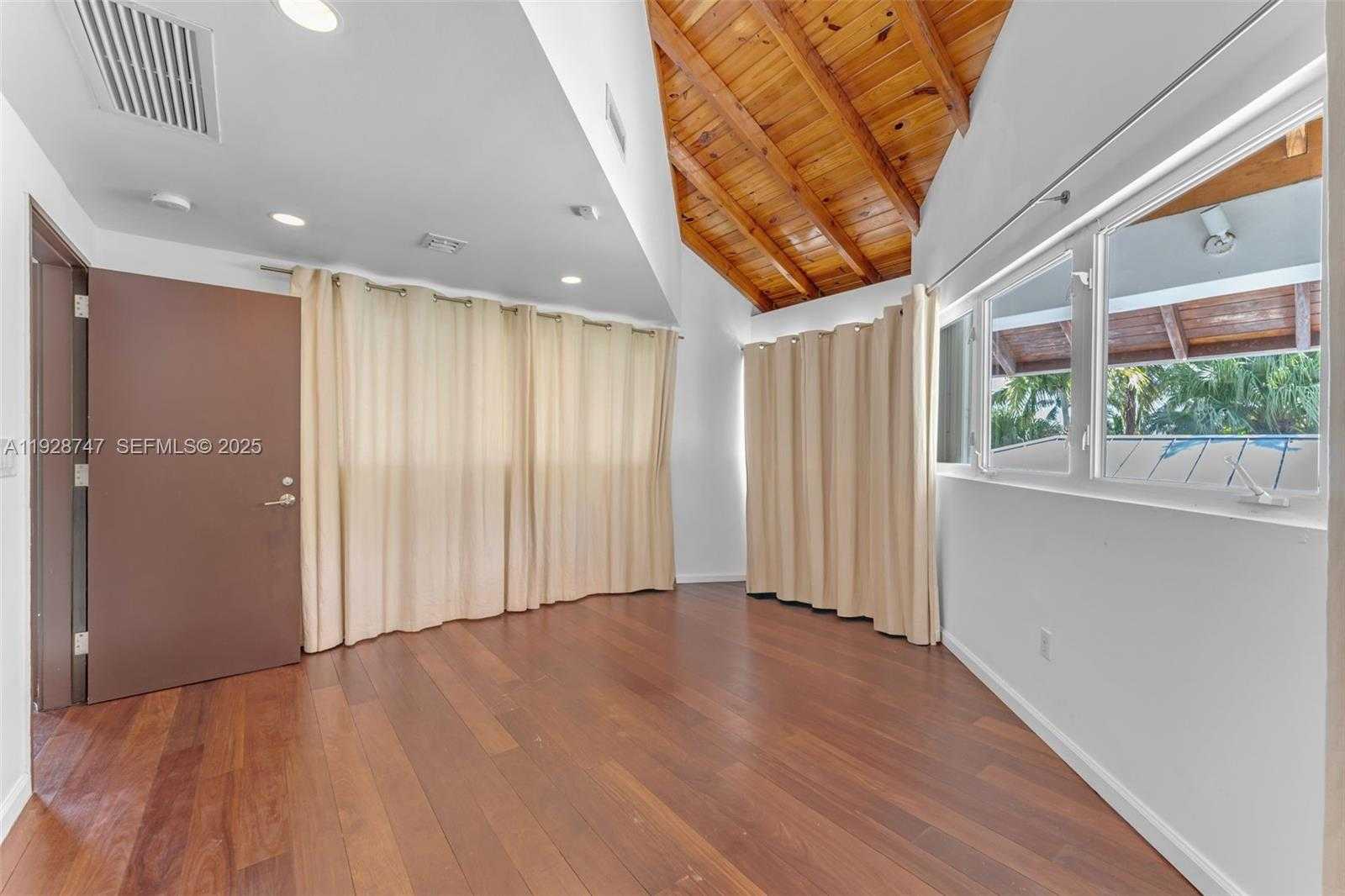 Small Image of 655 NORTH MASHTA DR, Key Biscayne Number 24