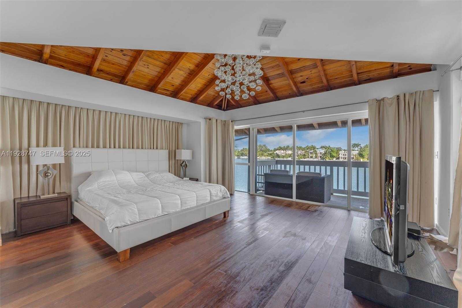 Small Image of 655 NORTH MASHTA DR, Key Biscayne Number 25