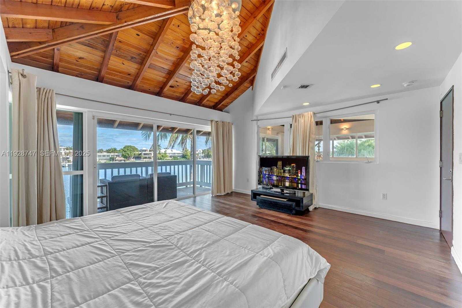 Small Image of 655 NORTH MASHTA DR, Key Biscayne Number 26