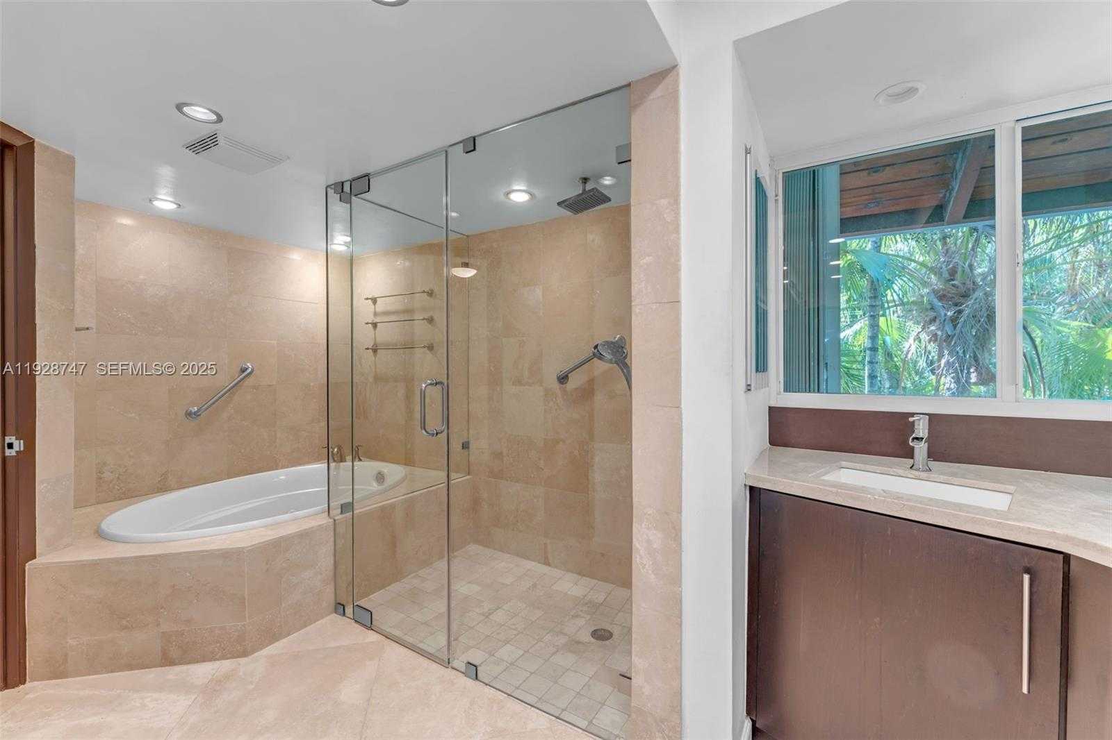 Small Image of 655 NORTH MASHTA DR, Key Biscayne Number 27