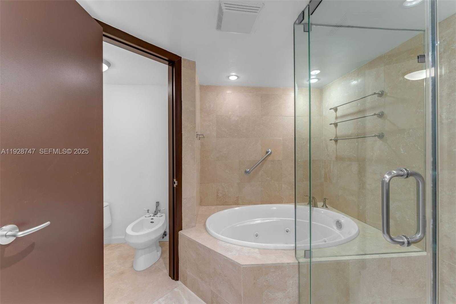 Small Image of 655 NORTH MASHTA DR, Key Biscayne Number 28