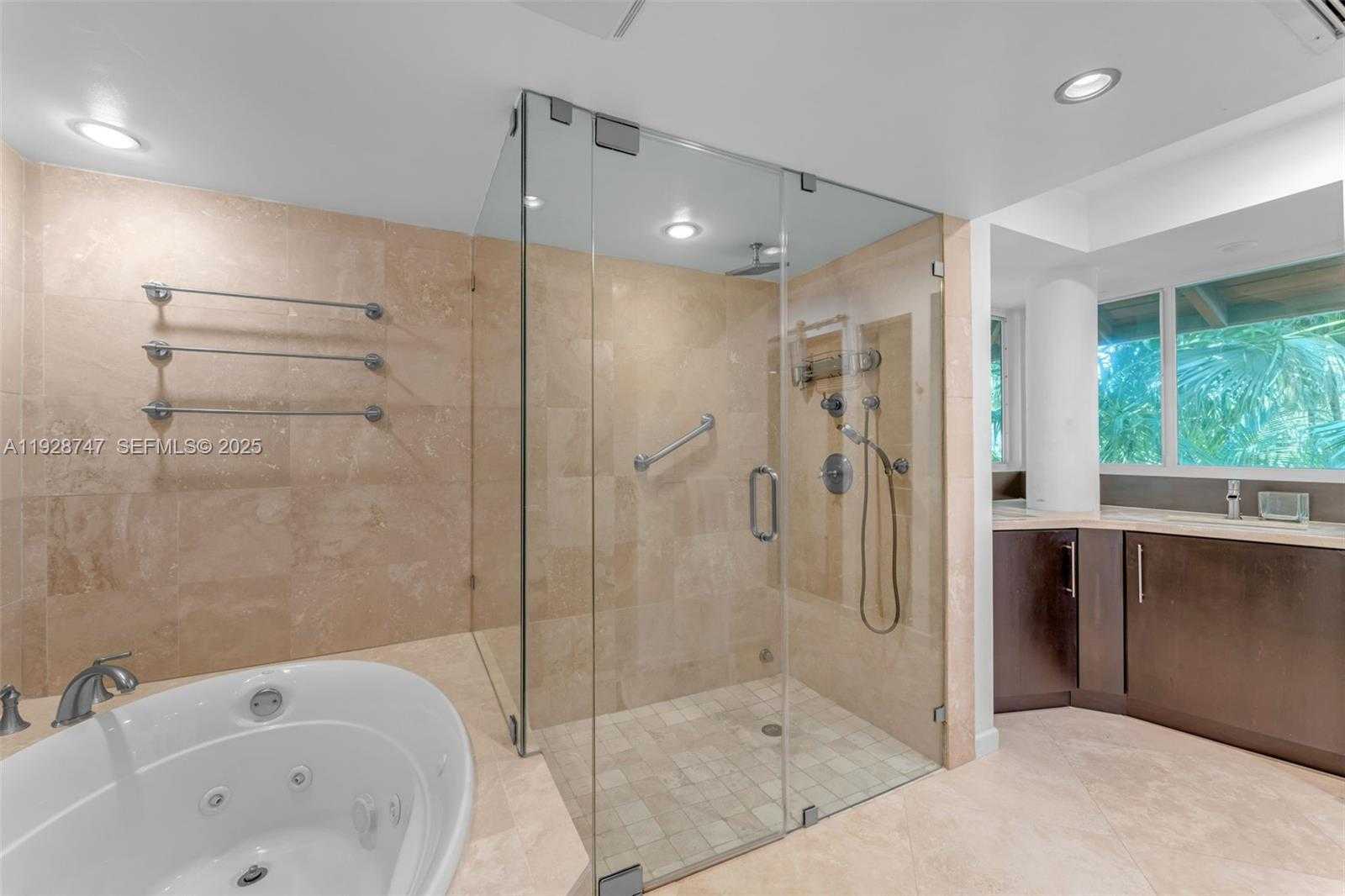 Small Image of 655 NORTH MASHTA DR, Key Biscayne Number 29