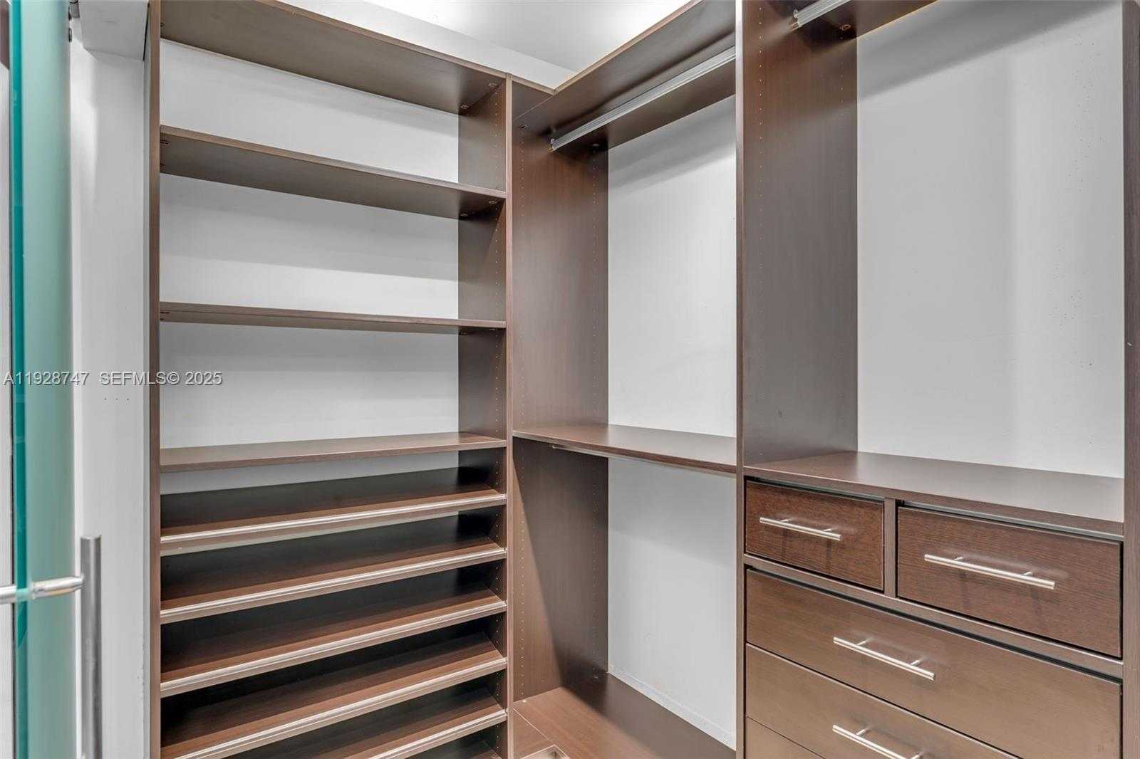 Small Image of 655 NORTH MASHTA DR, Key Biscayne Number 31