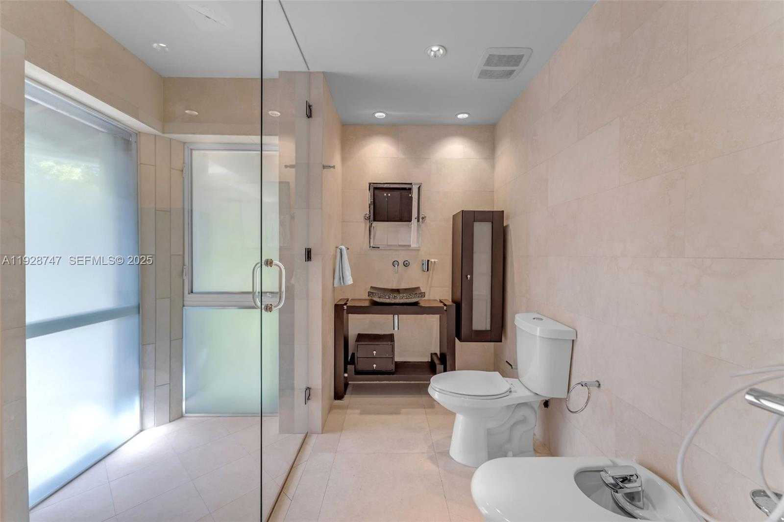 Small Image of 655 NORTH MASHTA DR, Key Biscayne Number 34