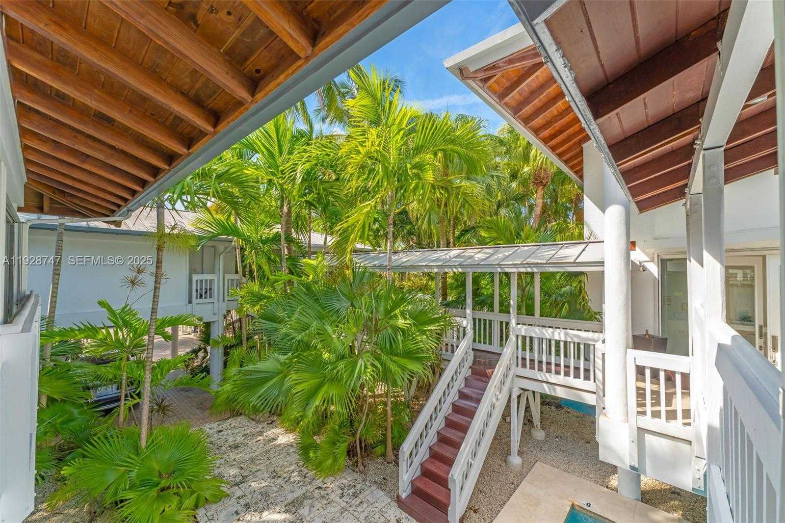 Small Image of 655 NORTH MASHTA DR, Key Biscayne Number 48