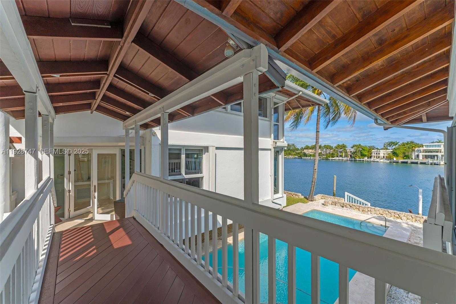 Small Image of 655 NORTH MASHTA DR, Key Biscayne Number 49