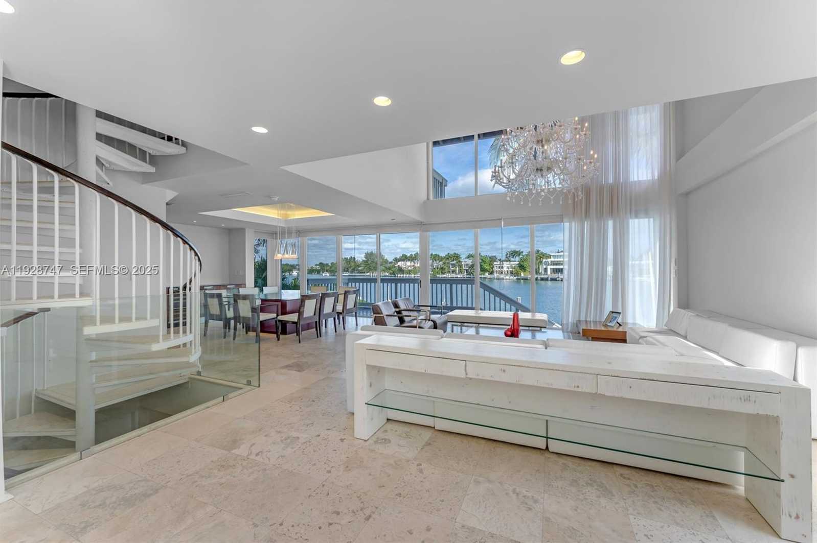 Small Image of 655 NORTH MASHTA DR, Key Biscayne Number 5