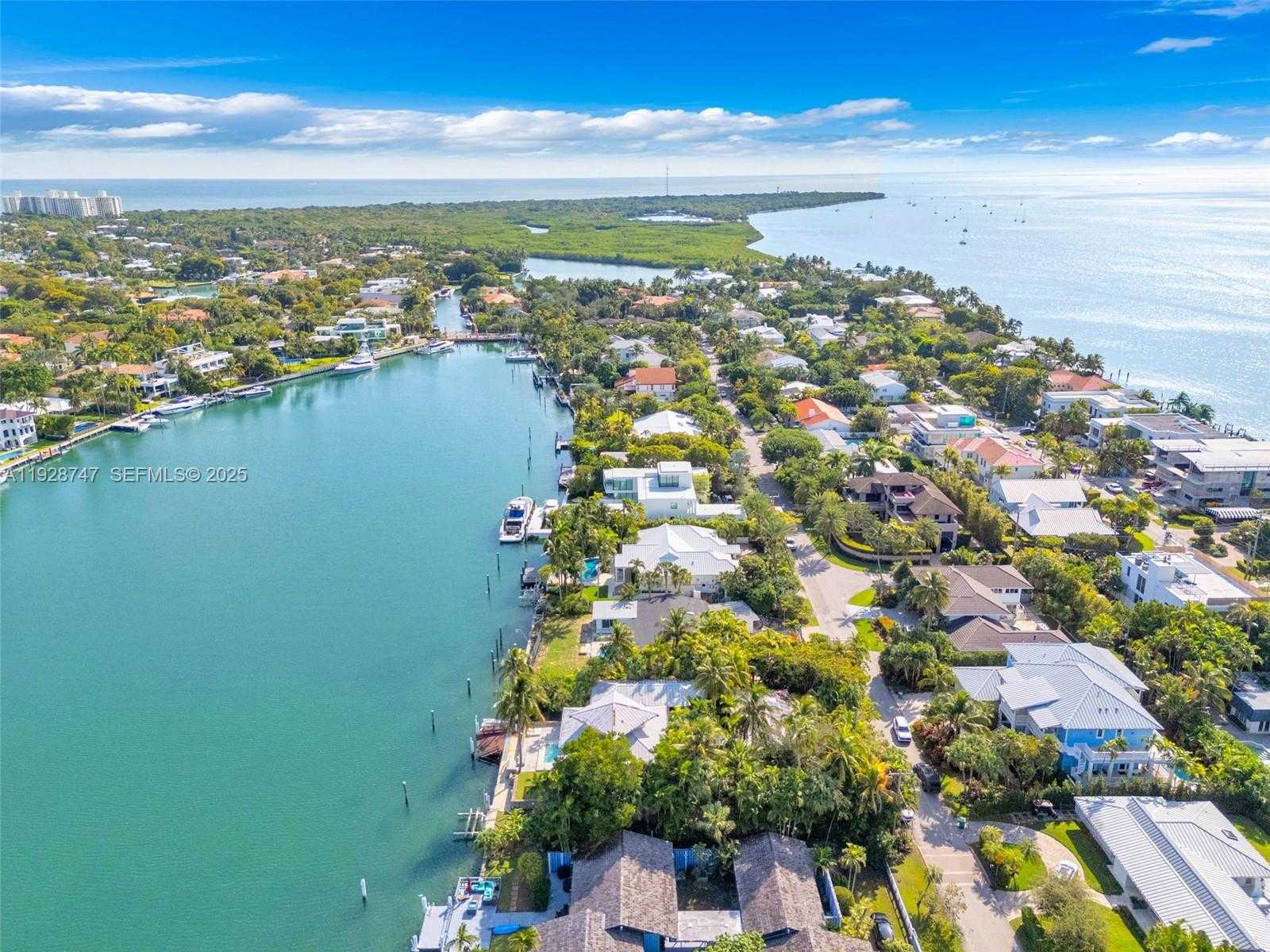 Small Image of 655 NORTH MASHTA DR, Key Biscayne Number 65