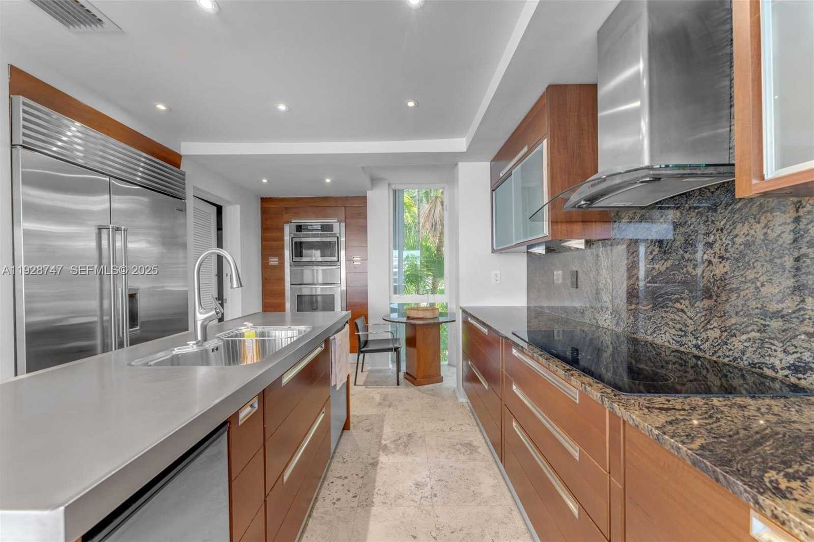 Small Image of 655 NORTH MASHTA DR, Key Biscayne Number 9