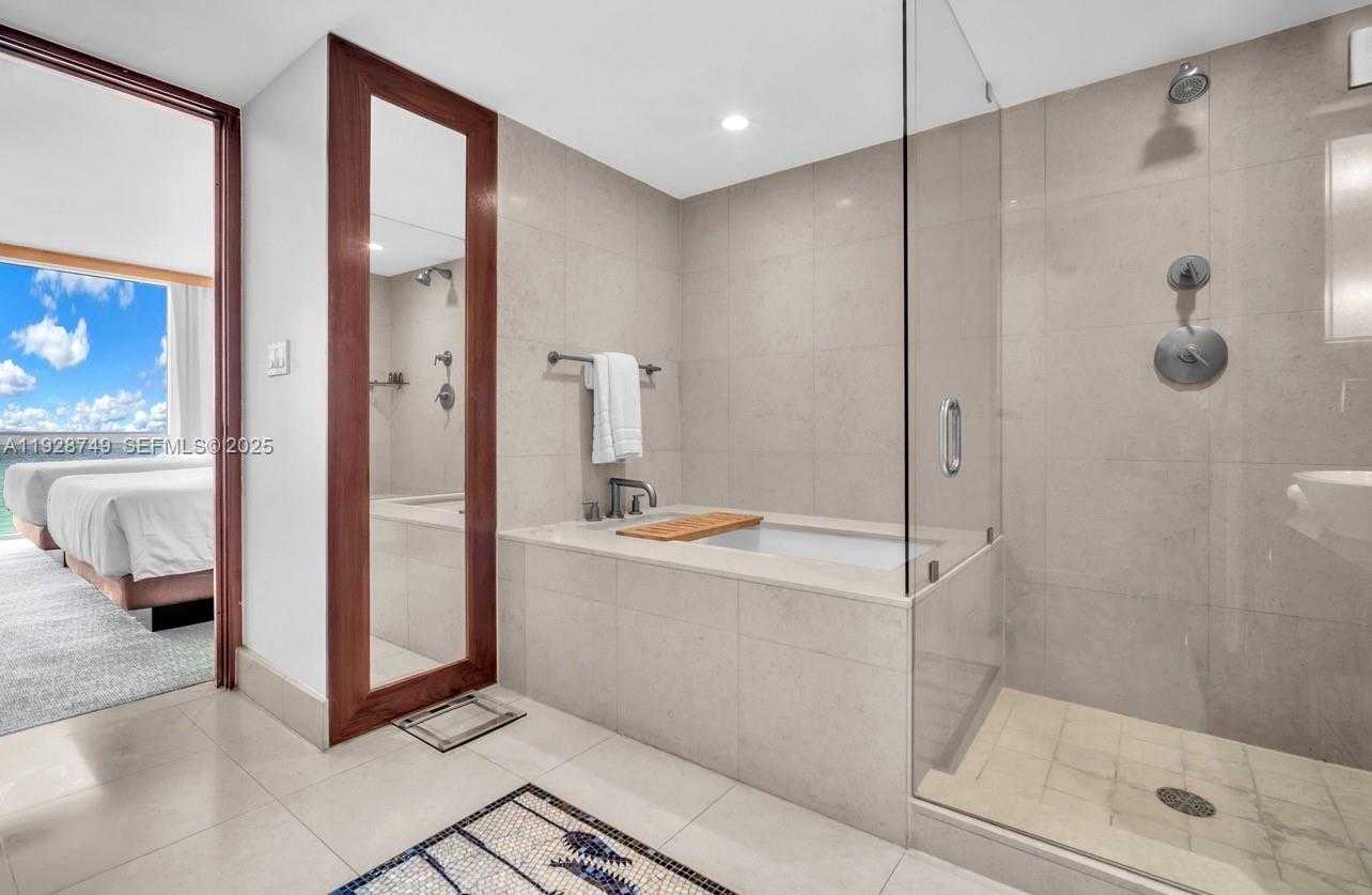 Small Image of 6801 COLLINS AVE #718, Miami Beach Number 17