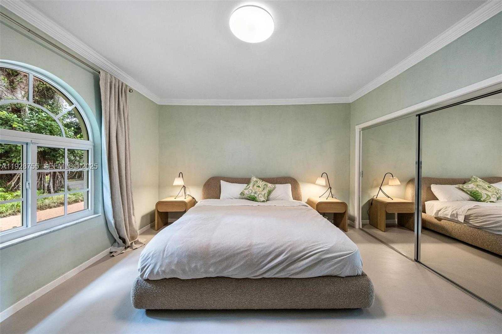 Imagen de Pequeño Objeto