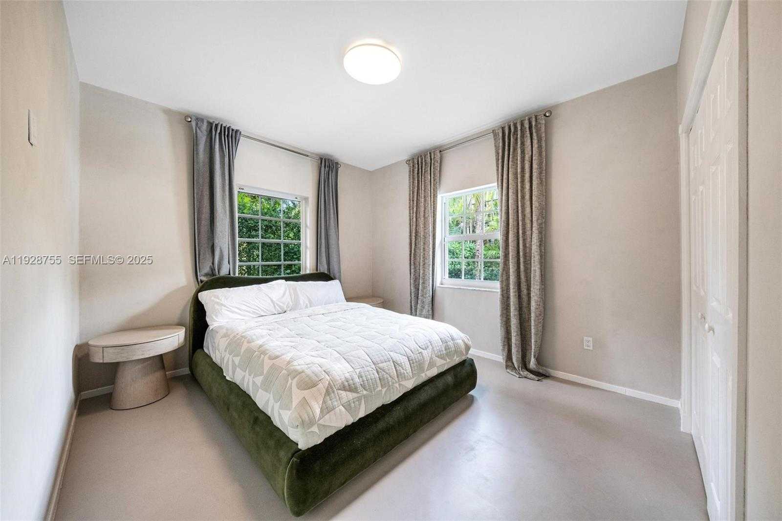 Imagen de Pequeño Objeto