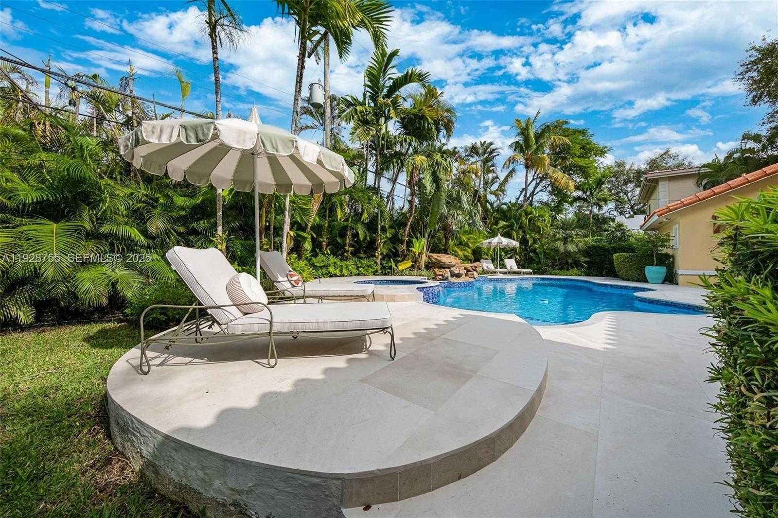 Imagen de Pequeño Objeto