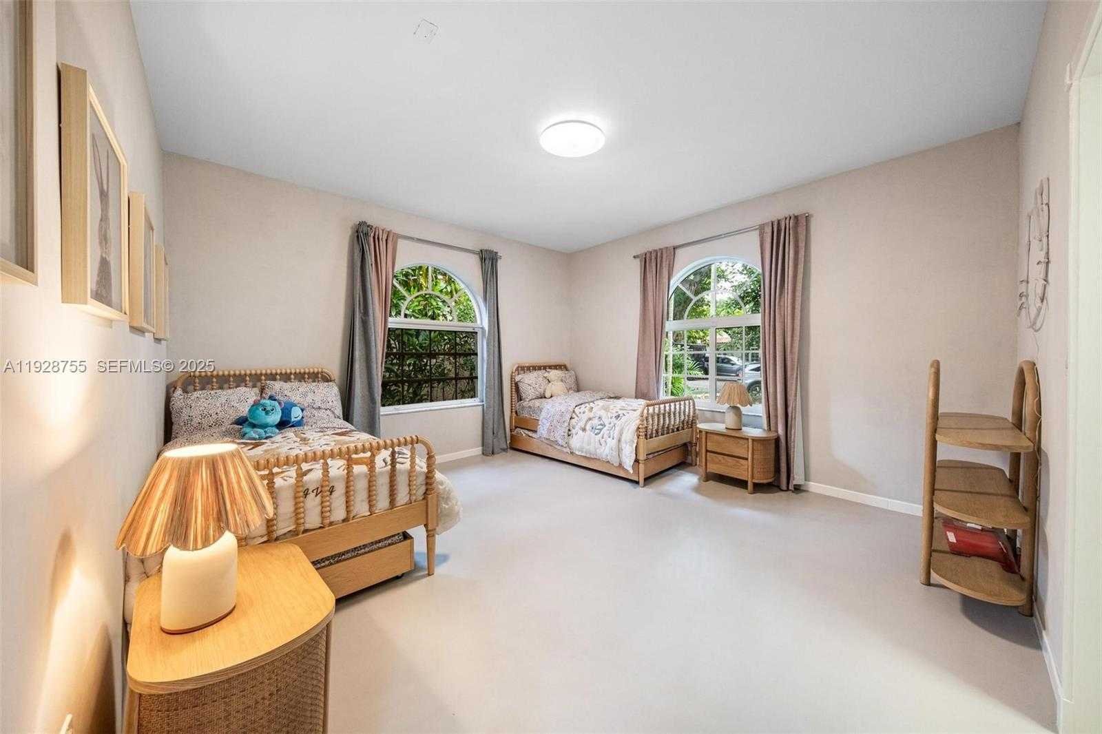 Imagen de Pequeño Objeto