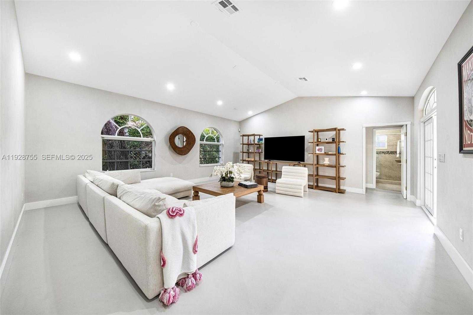 Imagen de Pequeño Objeto