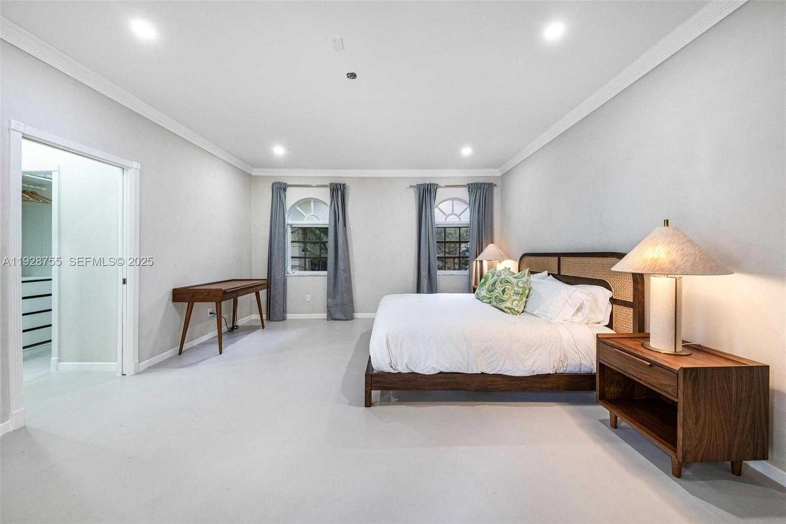 Imagen de Pequeño Objeto