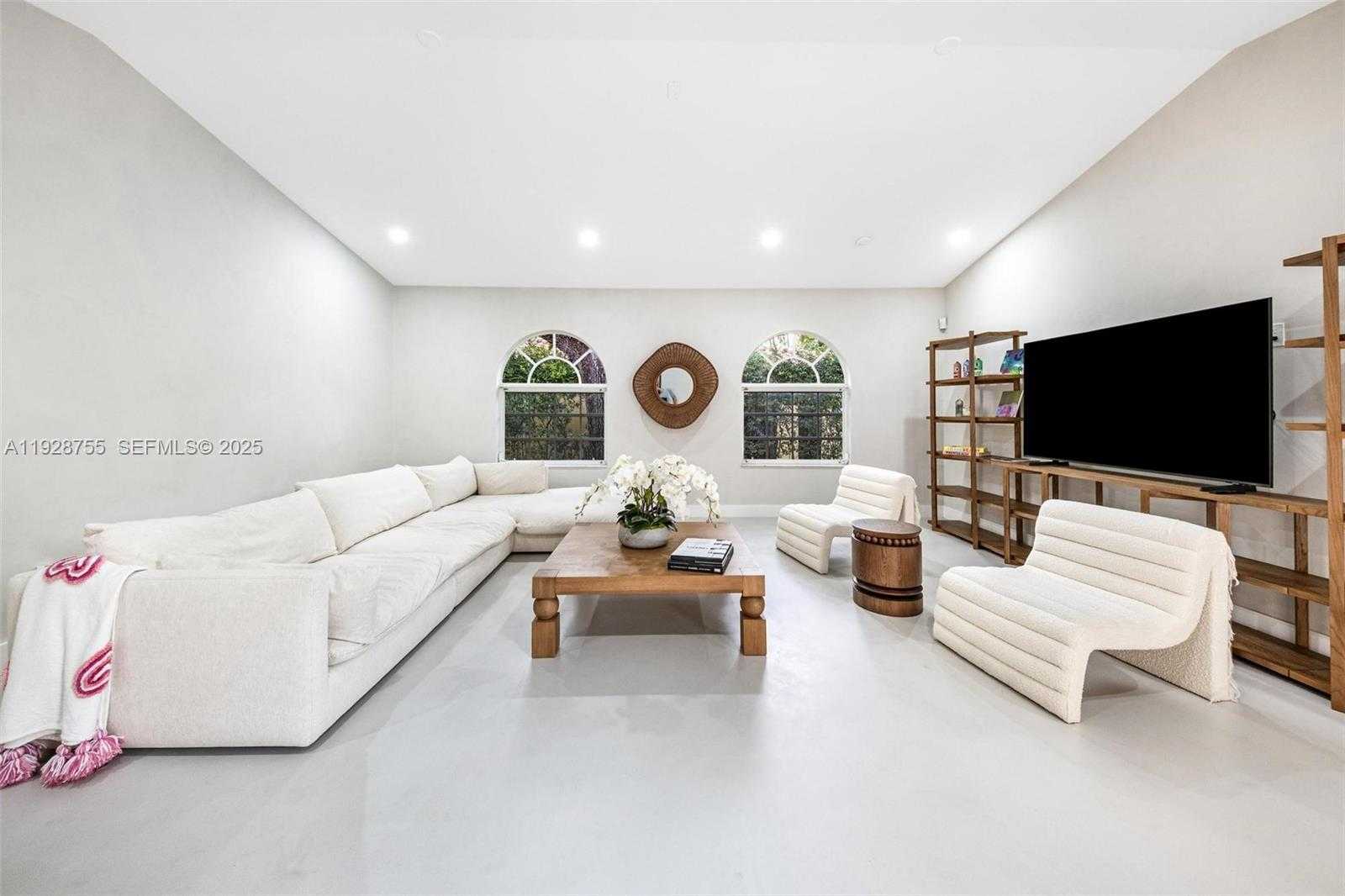 Imagen de Pequeño Objeto