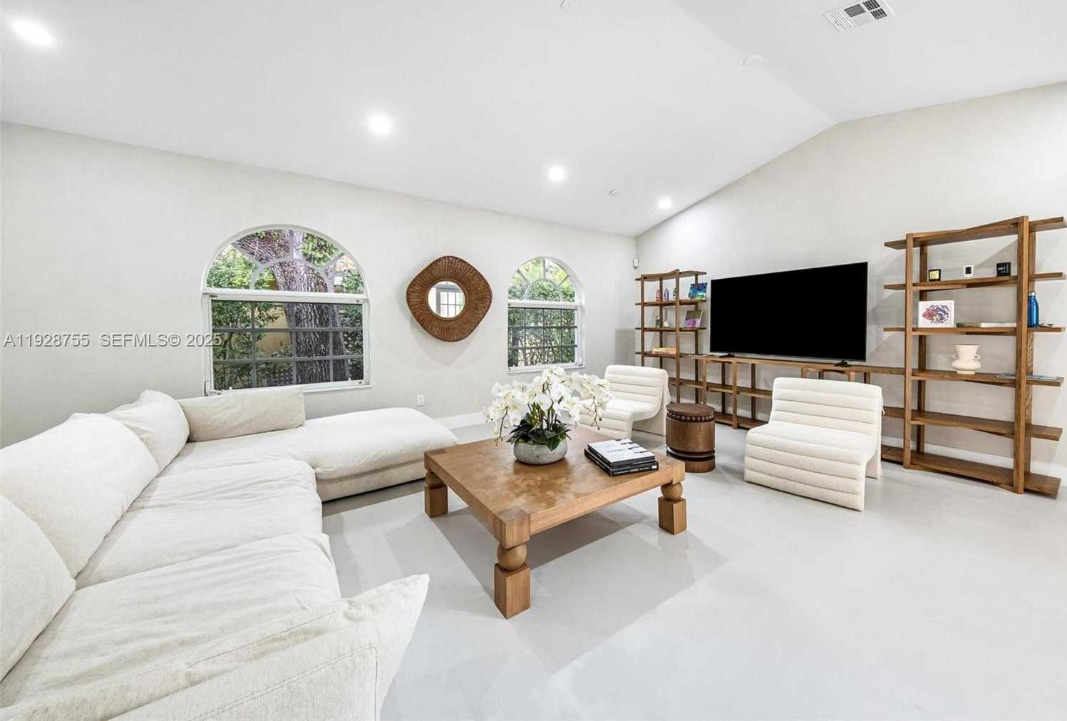 Imagen de Pequeño Objeto