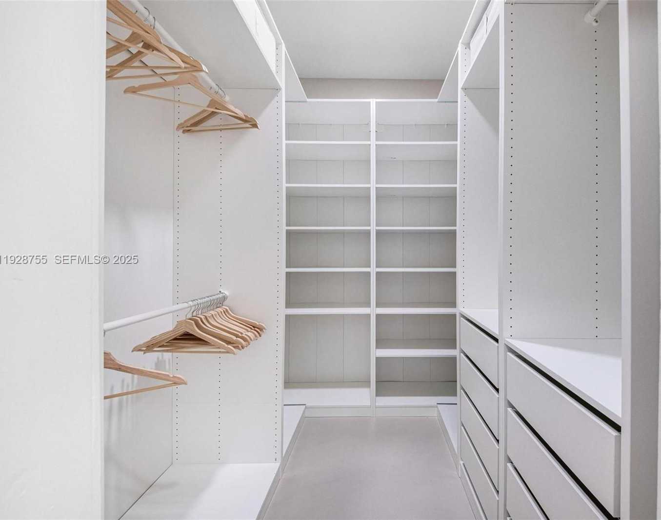 Imagen de Pequeño Objeto