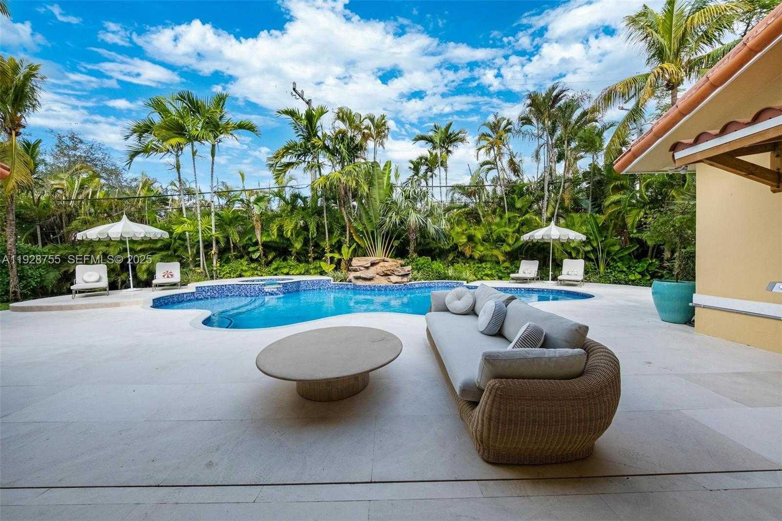 Imagen de Pequeño Objeto