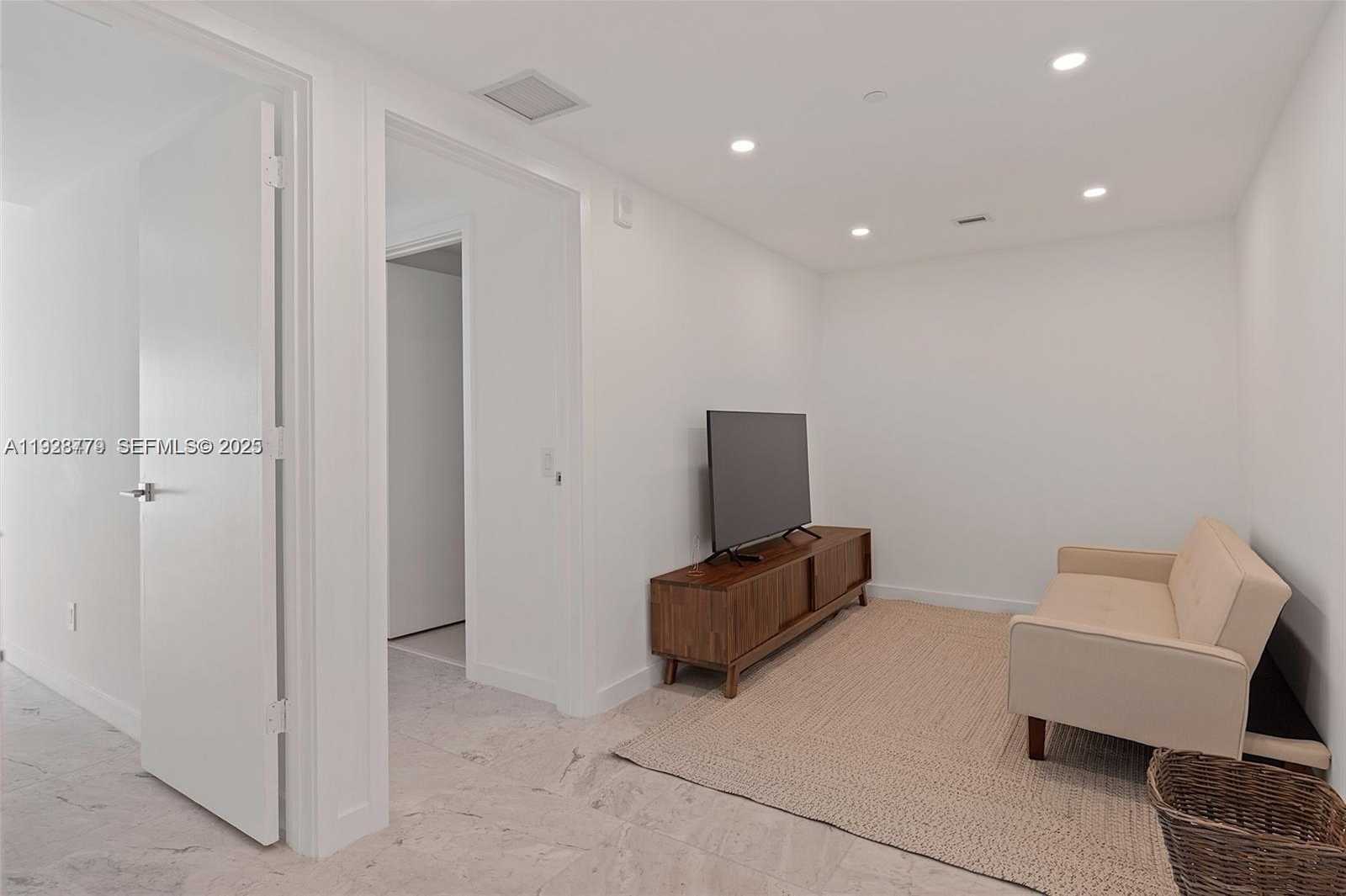 Small Image of 3131 NORTH EAST 7TH AVE #2203, Miami Number 26