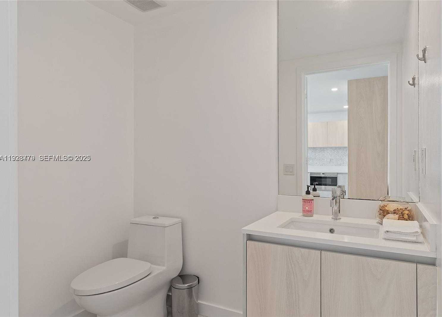 Small Image of 3131 NORTH EAST 7TH AVE #2203, Miami Number 33