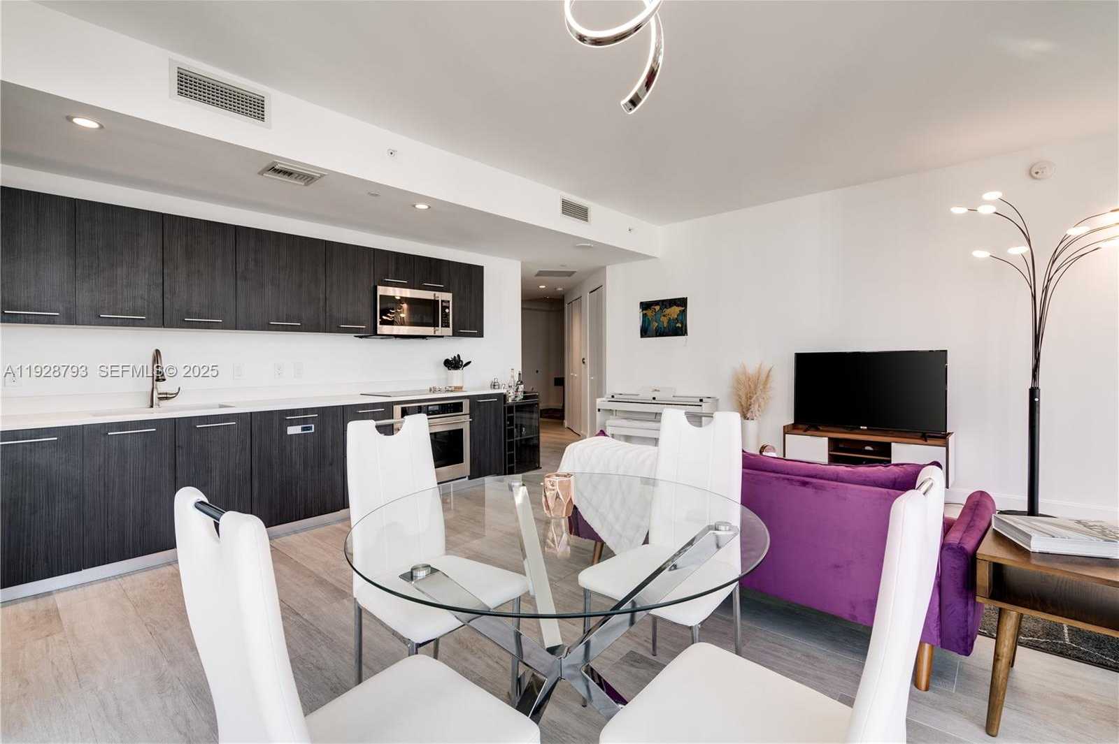 Small Image of 45 SOUTH WEST 9TH ST #2306, Miami Number 6