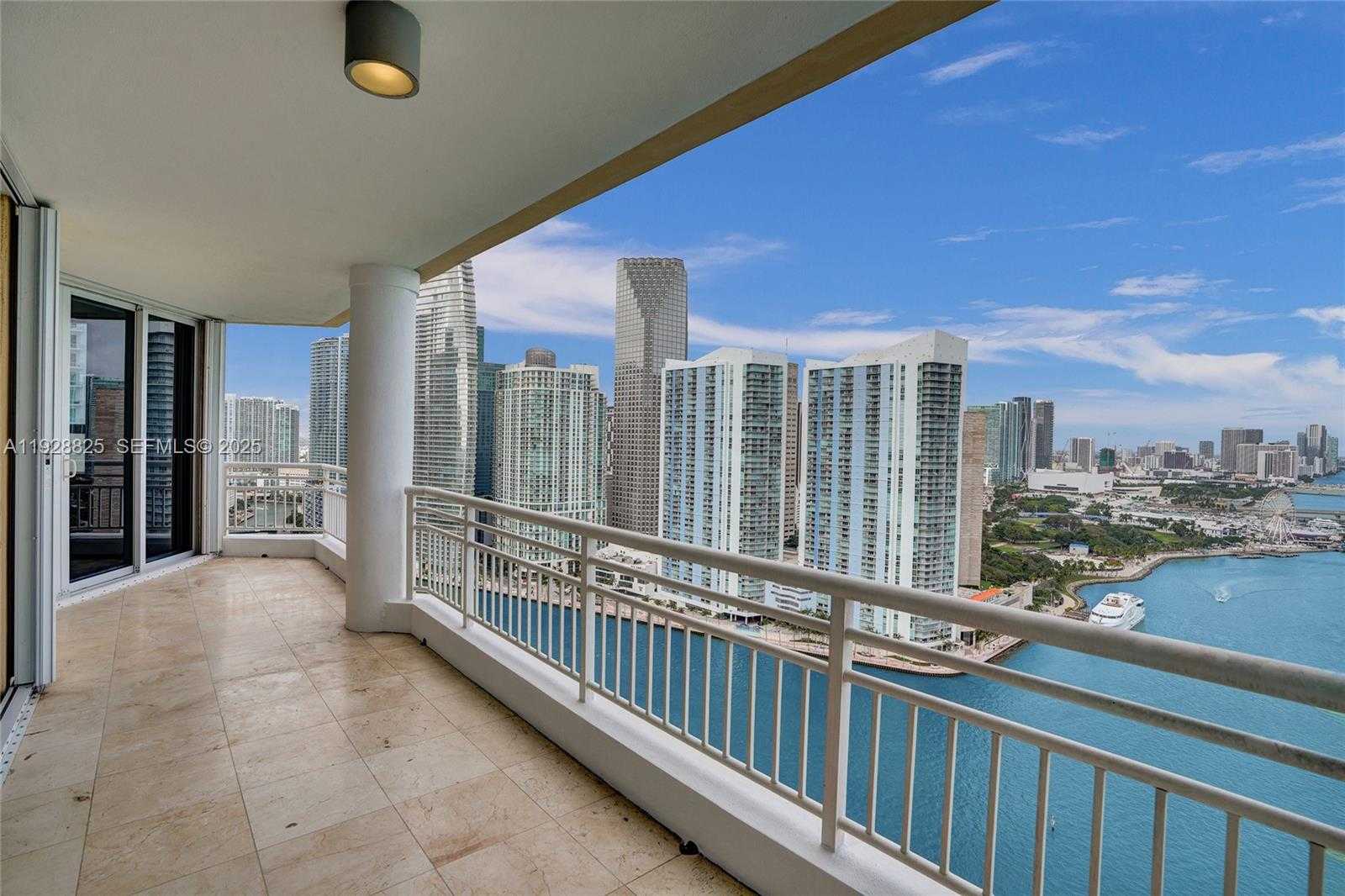 Small Image of 848 BRICKELL KEY DR #3206, Miami Number 1