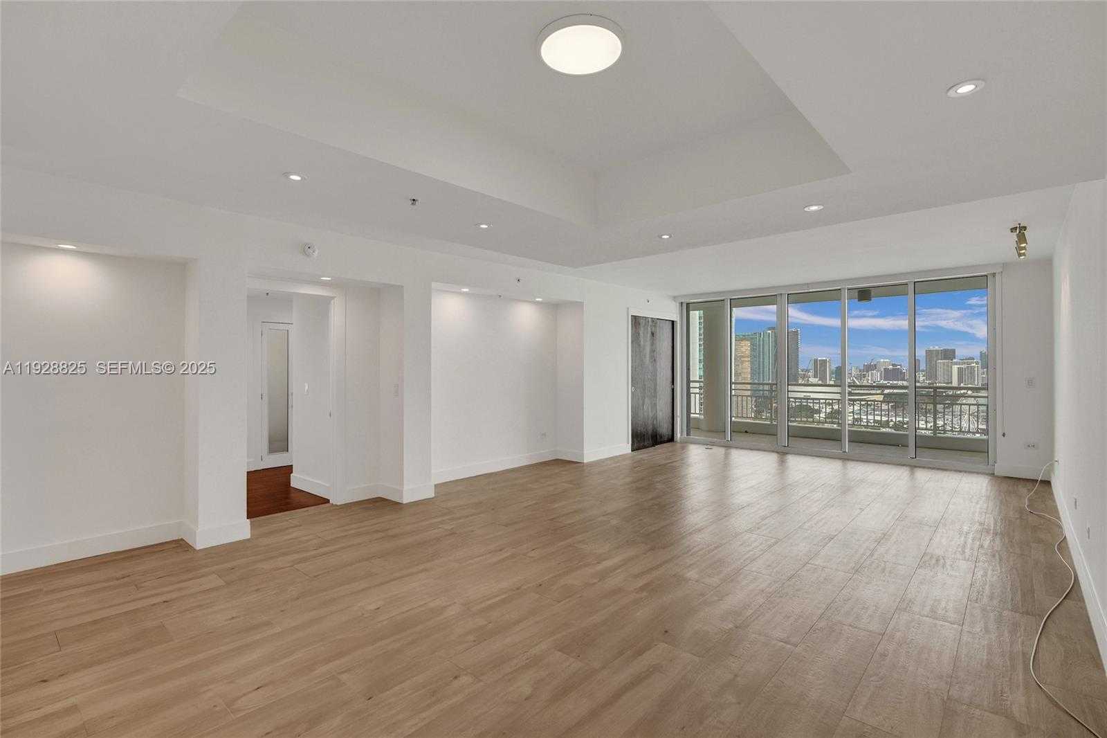 Small Image of 848 BRICKELL KEY DR #3206, Miami Number 12