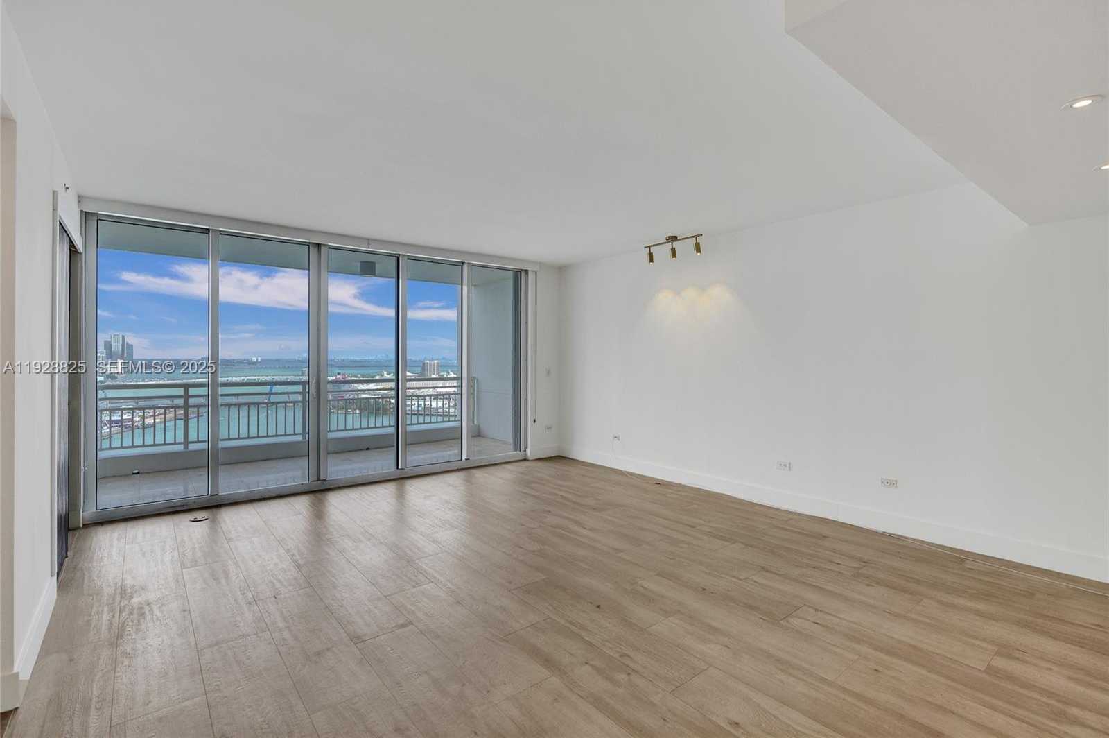 Small Image of 848 BRICKELL KEY DR #3206, Miami Number 13