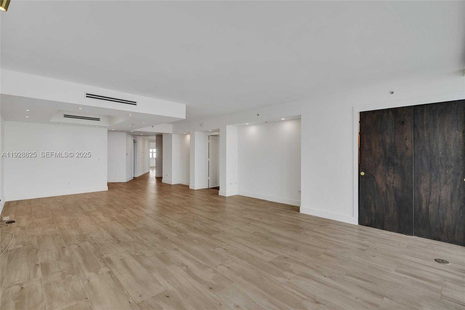 Small Image of 848 BRICKELL KEY DR #3206, Miami Number 15