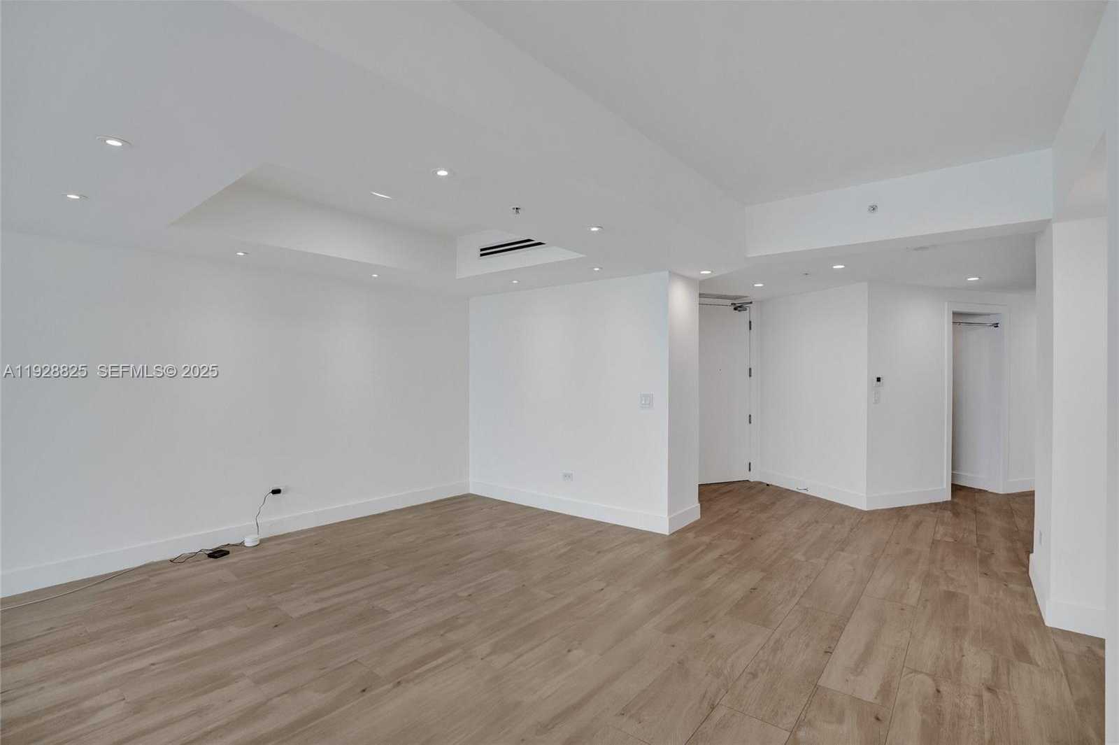 Small Image of 848 BRICKELL KEY DR #3206, Miami Number 19