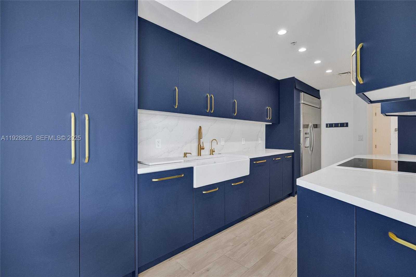 Small Image of 848 BRICKELL KEY DR #3206, Miami Number 25