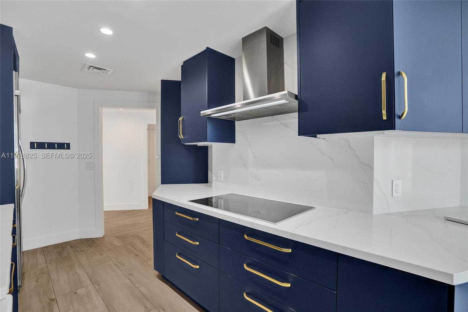 Small Image of 848 BRICKELL KEY DR #3206, Miami Number 27