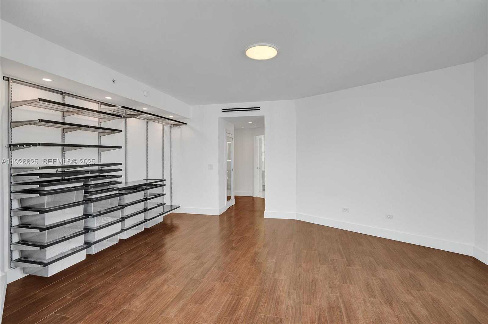 Small Image of 848 BRICKELL KEY DR #3206, Miami Number 29