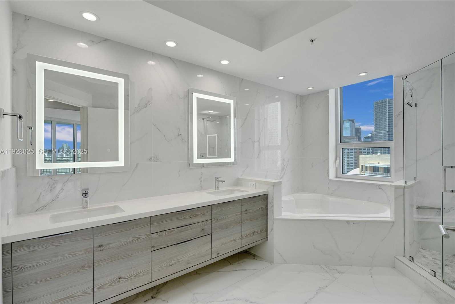 Small Image of 848 BRICKELL KEY DR #3206, Miami Number 33