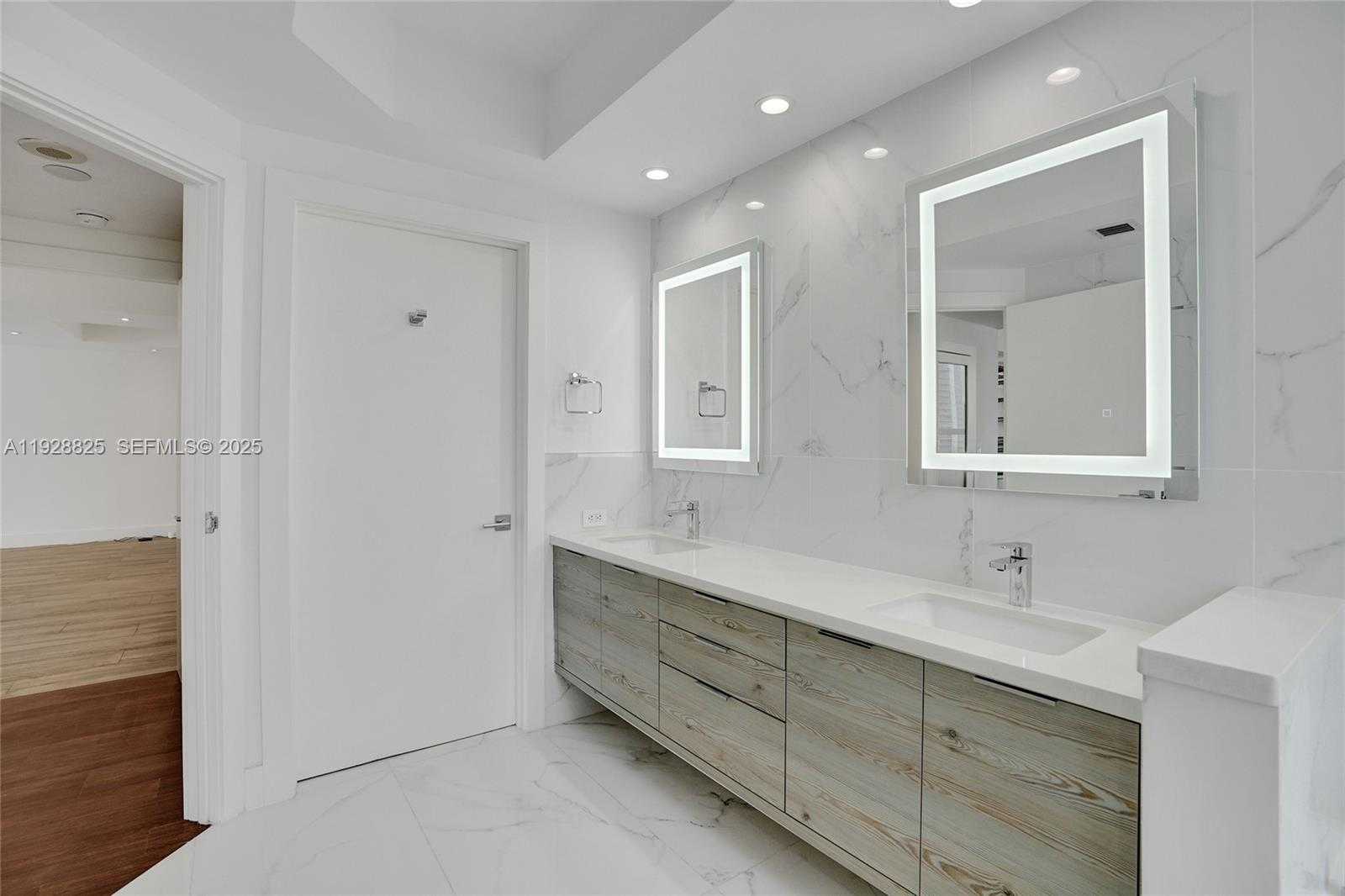 Small Image of 848 BRICKELL KEY DR #3206, Miami Number 35