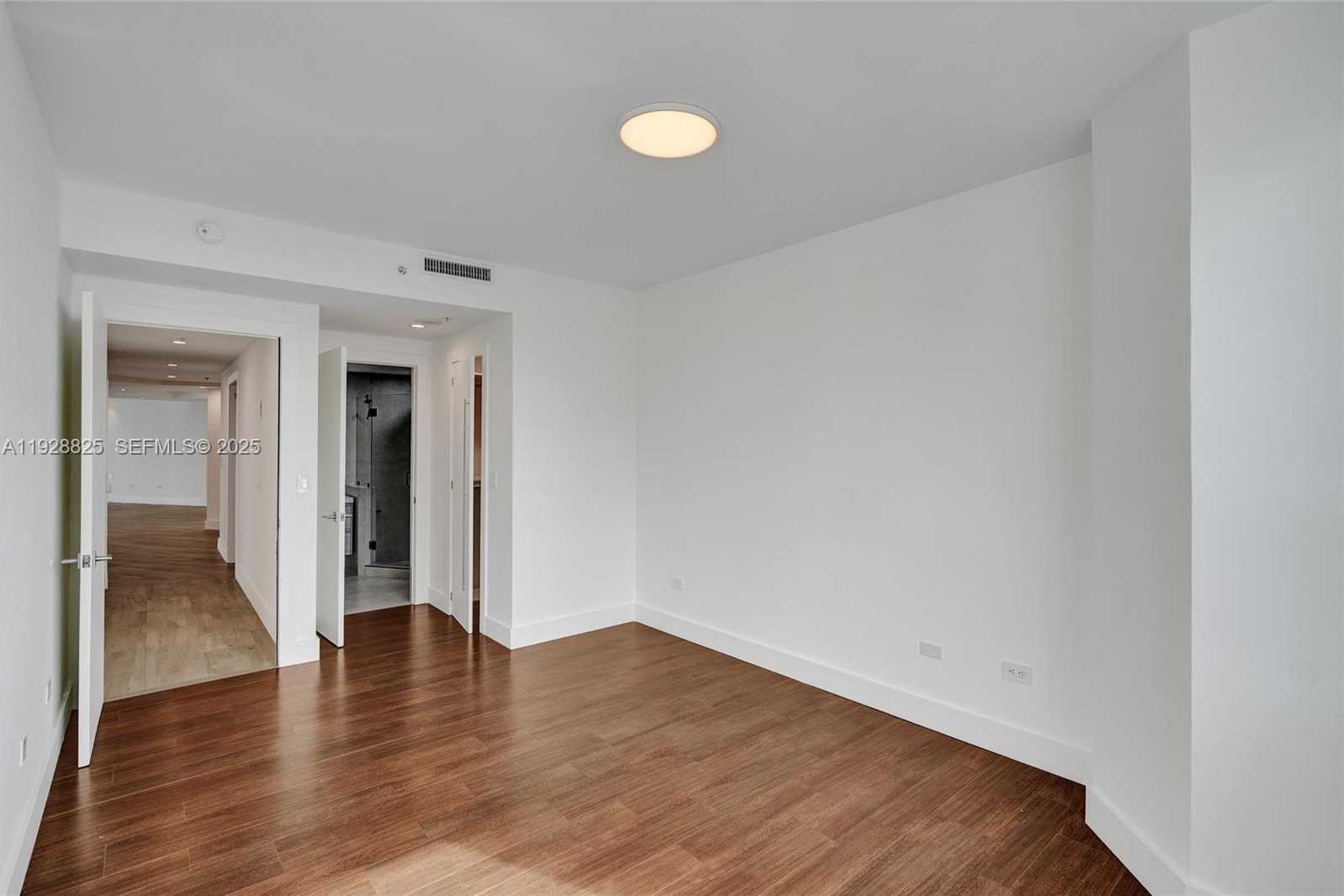 Small Image of 848 BRICKELL KEY DR #3206, Miami Number 39