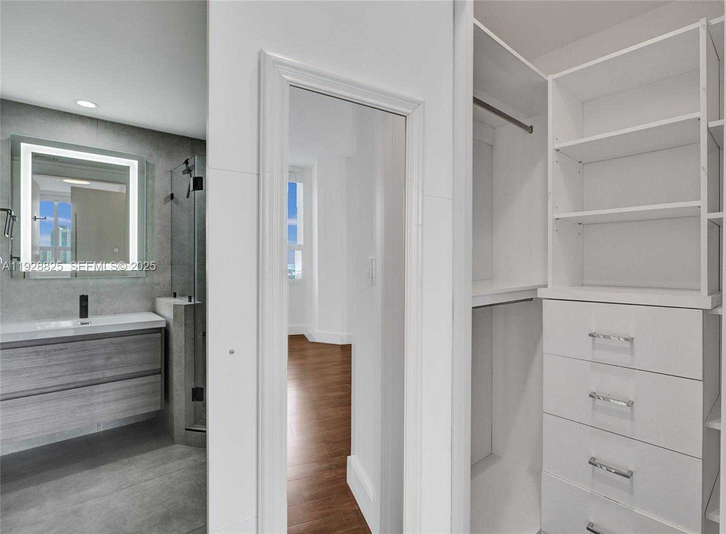 Small Image of 848 BRICKELL KEY DR #3206, Miami Number 41