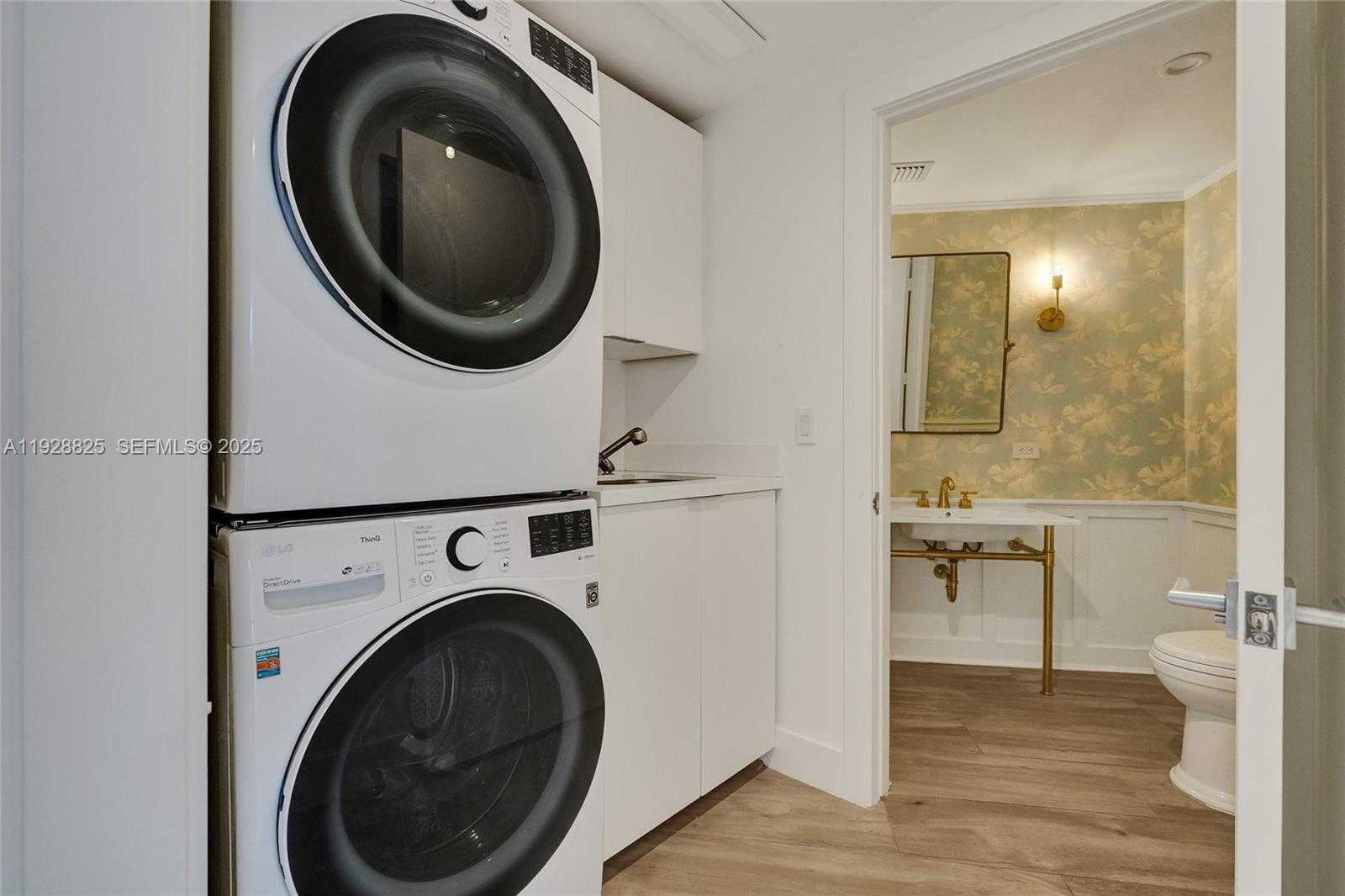 Small Image of 848 BRICKELL KEY DR #3206, Miami Number 50